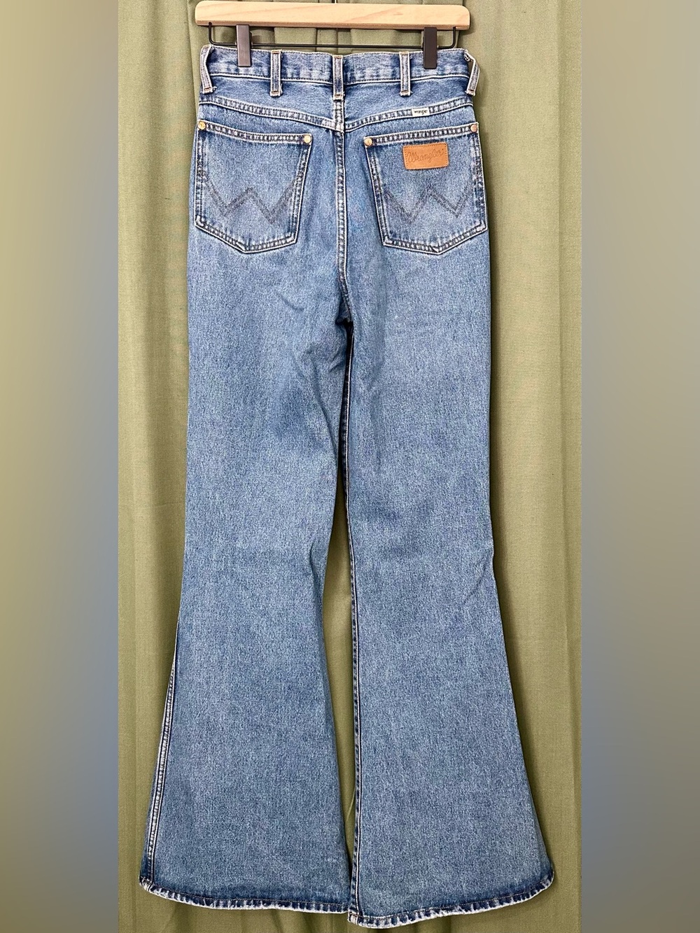 Wrangler Wanderer High Rise Flare Jeans - Picture 2 of 5